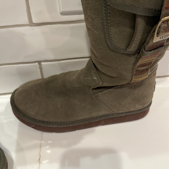 Green Ugg Collection boots - Picture 3 of 7